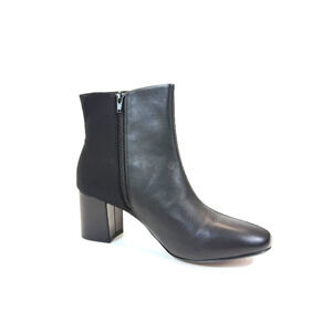 Clarks Women's Black Chantelle Stone Fashion Boot Size 10